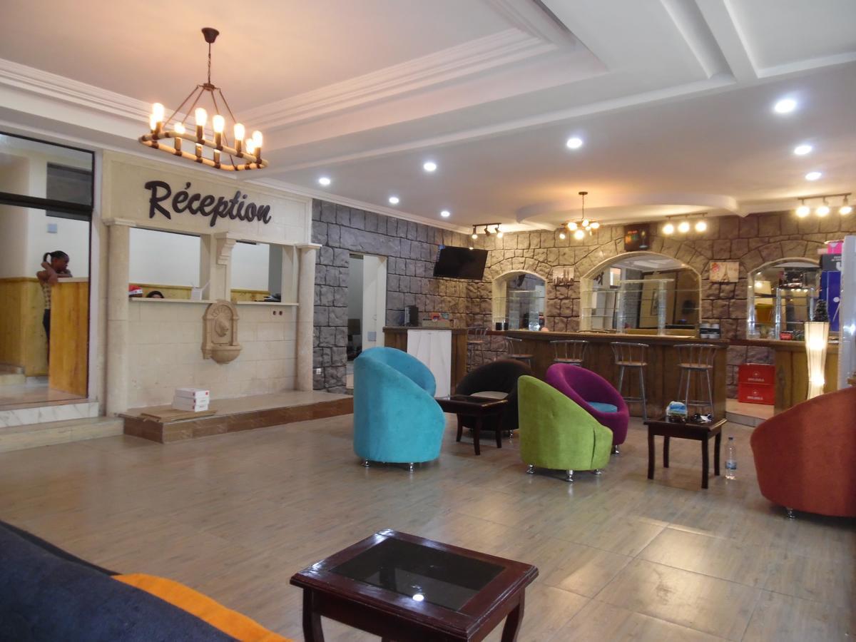 Hotel Saphir Абіджан Екстер'єр фото